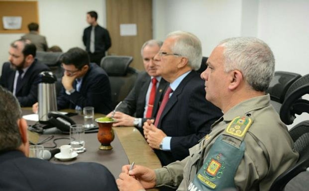 Ir para  <p>A primeira reuni&atilde;o de trabalho da Secretaria de Seguran&ccedil;a P&uacute;blica sob o comando do vice-governador Jos&eacute; Paulo Cairoli ocorreu na manh&atilde; desta segunda-feira e foi realizada com a...